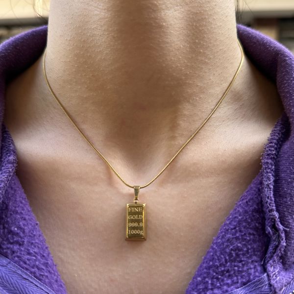 Külçe altın kolye