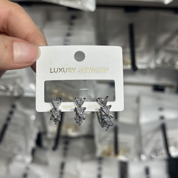 3’lü zirkon küpe