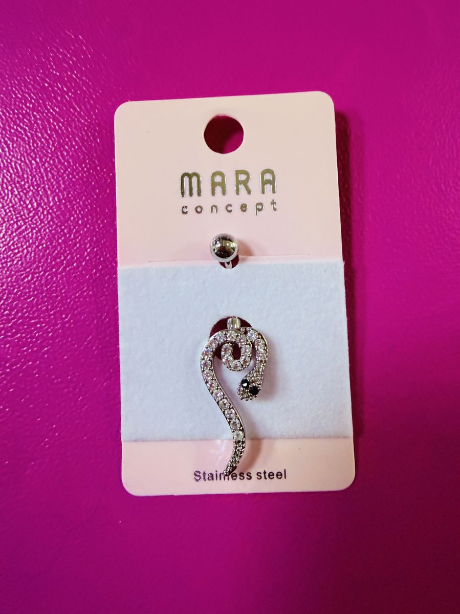 Göbek piercing